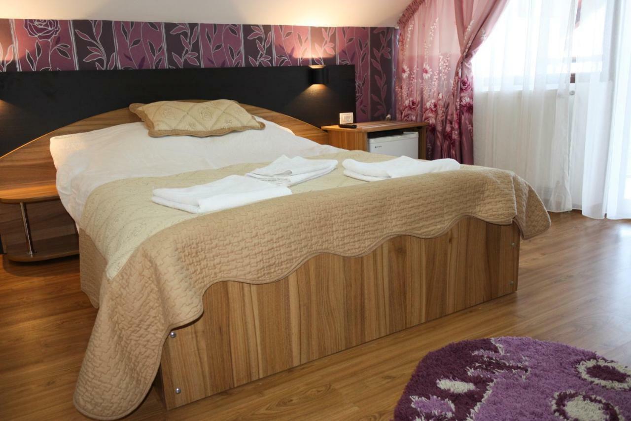 Hotel Perla Muntilor à Rânca Extérieur photo